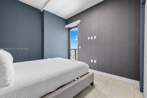 Condo in Miami, Florida, 2 bedrooms  № 2088979 - photo 25