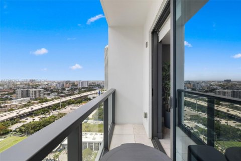 Condo in Miami, Florida, 2 bedrooms  № 2088979 - photo 5