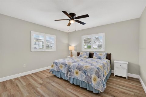 House in Summerfield, Florida 3 bedrooms, 177.44 sq.m. № 2216733 - photo 27