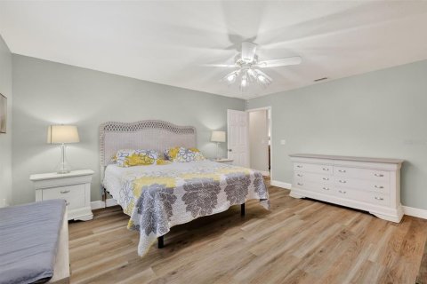House in Summerfield, Florida 3 bedrooms, 177.44 sq.m. № 2216733 - photo 20