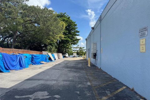 Commercial property in Dania Beach, Florida № 1887401 - photo 7