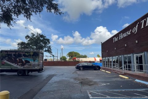 Commercial property in Dania Beach, Florida № 1887401 - photo 3