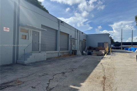Commercial property in Dania Beach, Florida № 1887401 - photo 5