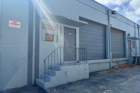Commercial property in Dania Beach, Florida № 1887401 - photo 6