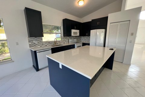 Casa en alquiler en Boynton Beach, Florida, 4 dormitorios, 199.09 m2 № 2188256 - foto 7
