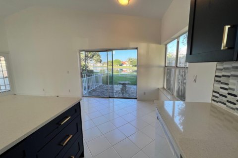 Casa en alquiler en Boynton Beach, Florida, 4 dormitorios, 199.09 m2 № 2188256 - foto 8