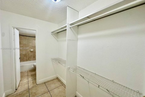 Appartement à louer à North Miami, Floride: 1 chambre, 66.33 m2 № 2085293 - photo 11