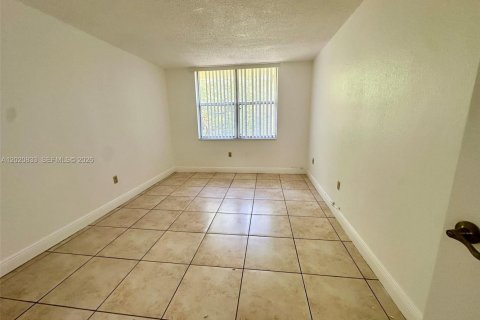 Appartement à louer à North Miami, Floride: 1 chambre, 66.33 m2 № 2085293 - photo 9