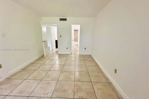 Appartement à louer à North Miami, Floride: 1 chambre, 66.33 m2 № 2085293 - photo 10