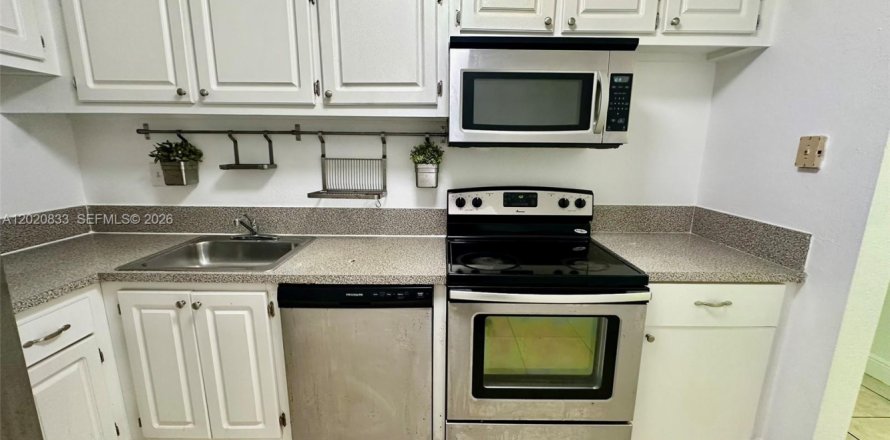 Appartement à North Miami, Floride 1 chambre, 66.33 m2 № 2085293