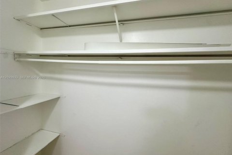 Appartement à louer à North Miami, Floride: 1 chambre, 66.33 m2 № 2085293 - photo 6