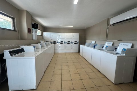 Appartement à louer à North Miami, Floride: 1 chambre, 66.33 m2 № 2085293 - photo 13