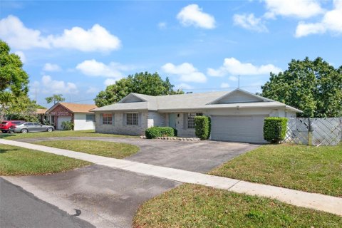 Casa en venta en Plantation, Florida, 3 dormitorios, 168.99 m2 № 1727015 - foto 24