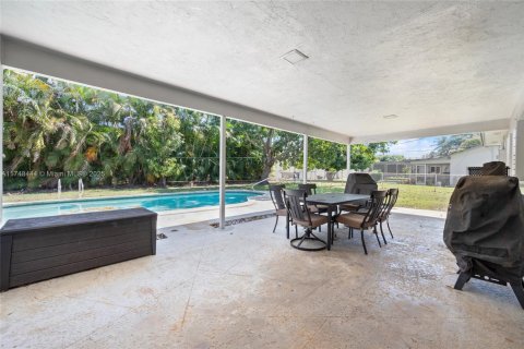 Casa en venta en Plantation, Florida, 3 dormitorios, 168.99 m2 № 1727015 - foto 3