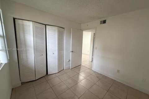 Снять в аренду кондоминиум в Помпано-Бич, Флорида 2 спальни, 83.89м2, № 1991583 - фото 9