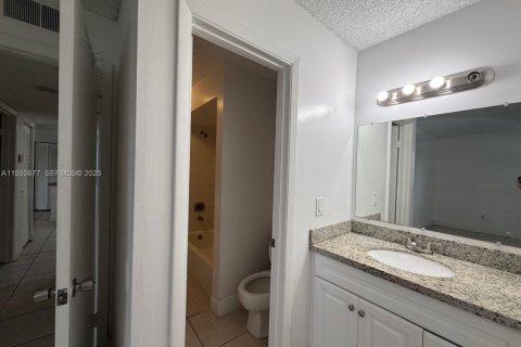 Снять в аренду кондоминиум в Помпано-Бич, Флорида 2 спальни, 83.89м2, № 1991583 - фото 14