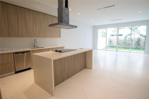 Купить таунхаус в Майами, Флорида 3 спальни, № 2007695 - фото 7