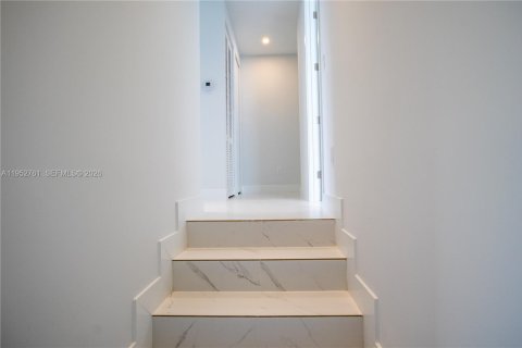 Купить таунхаус в Майами, Флорида 3 спальни, № 2007695 - фото 11