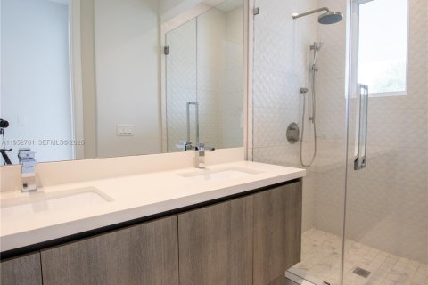 Купить таунхаус в Майами, Флорида 3 спальни, № 2007695 - фото 9