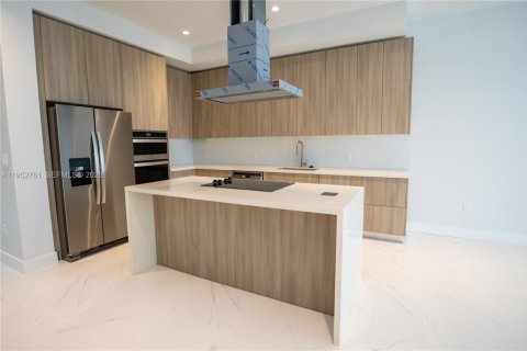 Купить таунхаус в Майами, Флорида 3 спальни, № 2007695 - фото 2