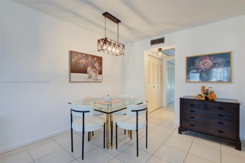 Condominio en venta en Deerfield Beach, Florida, 1 dormitorio, 66.43 m2 № 1941982 - foto 8