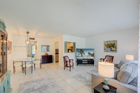 Condominio en venta en Deerfield Beach, Florida, 1 dormitorio, 66.43 m2 № 1941982 - foto 1