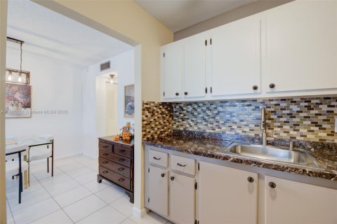 Condominio en venta en Deerfield Beach, Florida, 1 dormitorio, 66.43 m2 № 1941982 - foto 10