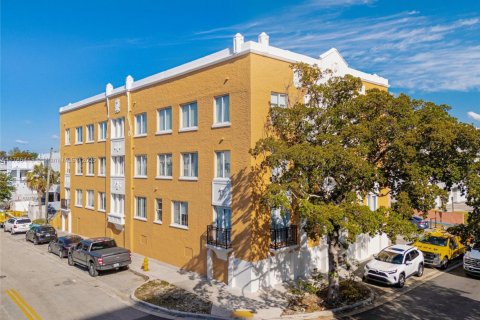 Commercial property in Miami, Florida № 1965992 - photo 3