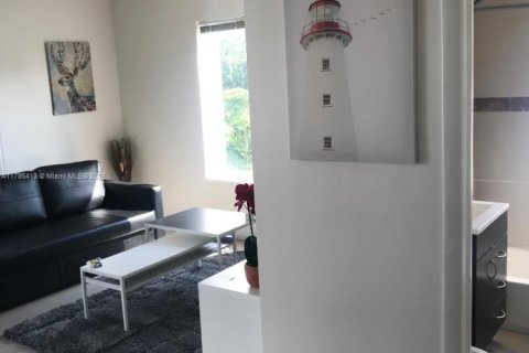 Commercial property in Miami, Florida № 1965992 - photo 29