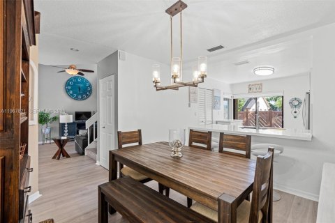 Снять в аренду таунхаус в Майами, Флорида 3 спальни, 155.24м2, № 2029808 - фото 16