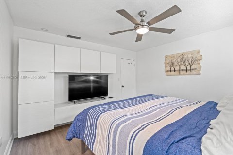 Снять в аренду таунхаус в Майами, Флорида 3 спальни, 155.24м2, № 2029808 - фото 27