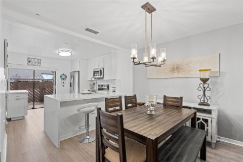 Снять в аренду таунхаус в Майами, Флорида 3 спальни, 155.24м2, № 2029808 - фото 15