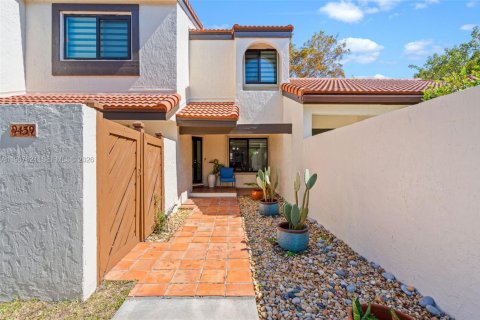 Снять в аренду таунхаус в Майами, Флорида 3 спальни, 155.24м2, № 2029808 - фото 3