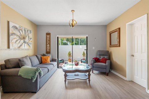 Снять в аренду таунхаус в Майами, Флорида 3 спальни, 155.24м2, № 2029808 - фото 6