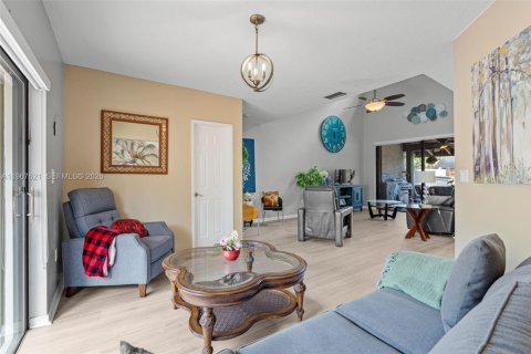 Снять в аренду таунхаус в Майами, Флорида 3 спальни, 155.24м2, № 2029808 - фото 7