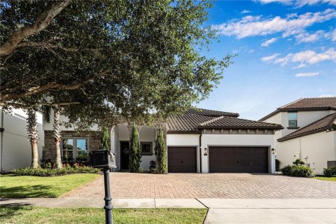Casa en venta en Orlando, Florida, 7 dormitorios, 495.08 m2 № 1910154 - foto 2