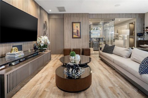 Casa en venta en Orlando, Florida, 7 dormitorios, 495.08 m2 № 1910154 - foto 18