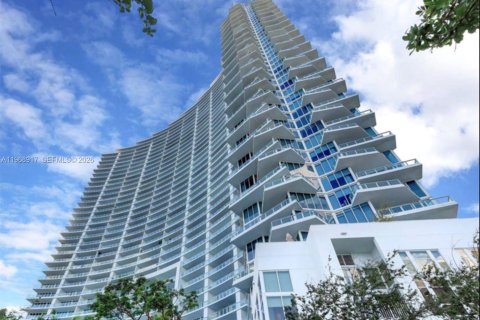 Condominio en alquiler en Miami, Florida, 2 dormitorios, 104.79 m2 № 2031815 - foto 18