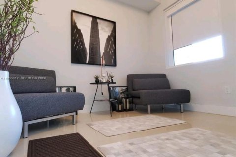 Condominio en alquiler en Miami, Florida, 2 dormitorios, 104.79 m2 № 2031815 - foto 11