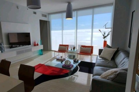 Condominio en alquiler en Miami, Florida, 2 dormitorios, 104.79 m2 № 2031815 - foto 7