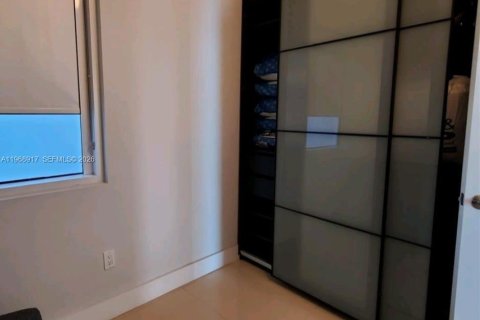 Condominio en alquiler en Miami, Florida, 2 dormitorios, 104.79 m2 № 2031815 - foto 12