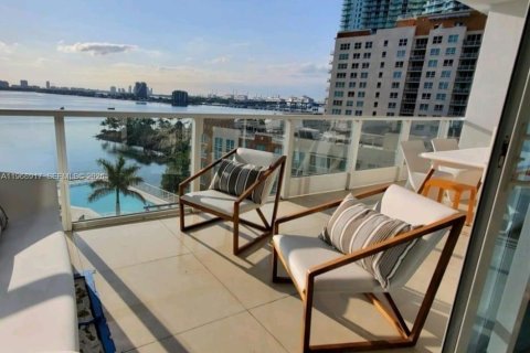 Condominio en alquiler en Miami, Florida, 2 dormitorios, 104.79 m2 № 2031815 - foto 3