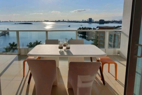 Condominio en Miami, Florida, 2 dormitorios  № 2031815