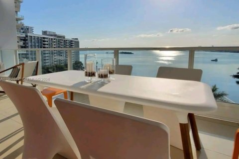 Condominio en alquiler en Miami, Florida, 2 dormitorios, 104.79 m2 № 2031815 - foto 2