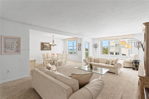 Condo in Miami Beach, Florida, 1 bedroom  № 1977305 - photo 6