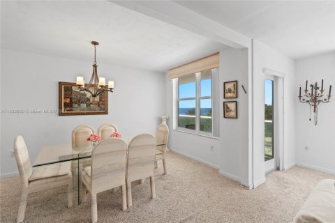 Condo in Miami Beach, Florida, 1 bedroom  № 1977305 - photo 13