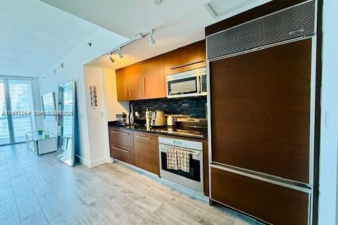 Condominio en venta en Miami, Florida, 50.72 m2 № 2032848 - foto 2