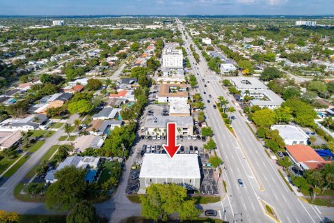 Commercial property in Hollywood, Florida № 2174229 - photo 16