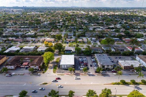 Commercial property in Hollywood, Florida № 2174229 - photo 13