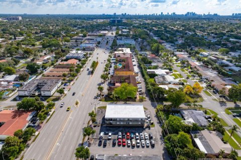 Commercial property in Hollywood, Florida № 2174229 - photo 22